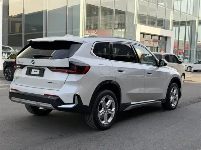BMW X1 — Фото автомобиля 10
