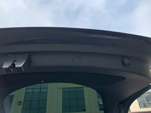 Tesla Model Y — Фото автомобиля 8