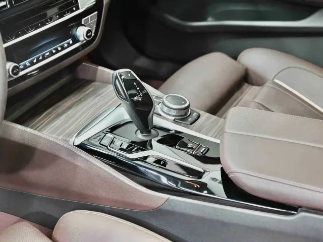 BMW 5 Series — Фото автомобиля 21