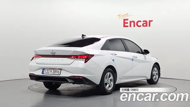 Hyundai Avante CN7 — Фото автомобиля 2