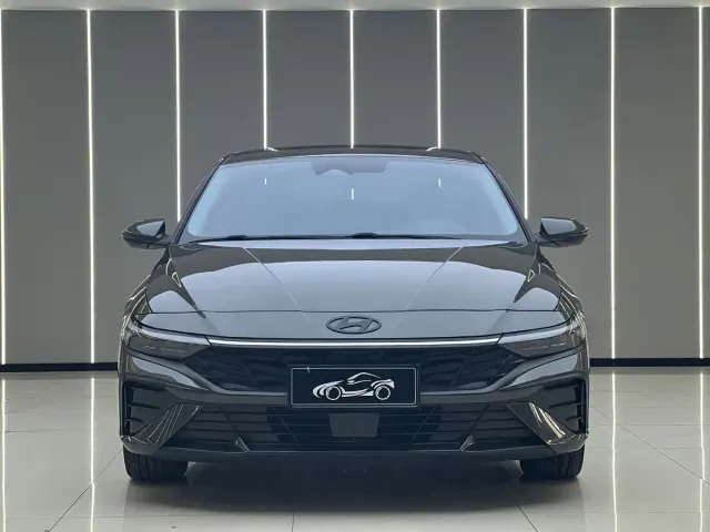 Hyundai Elantra — Фото автомобиля 2