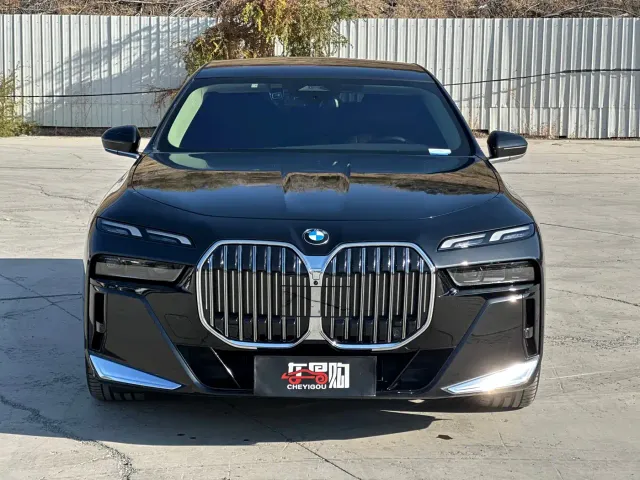 BMW 7 Series — Фото автомобиля 2