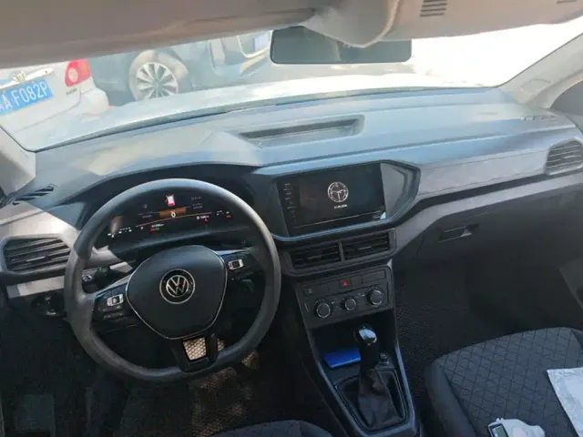 Volkswagen T-Cross — Фото автомобиля 12