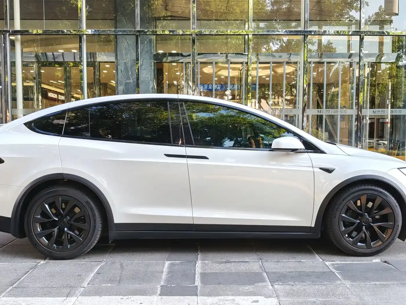 Tesla Model X 2023 Dual Motor All-Wheel Drive Edition — Фото автомобиля 6