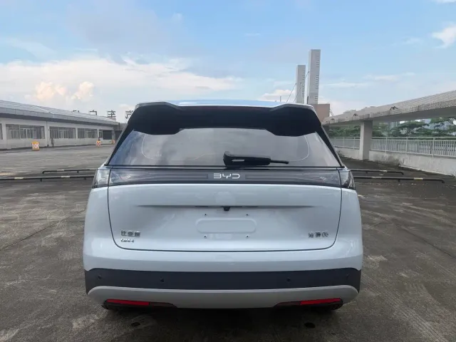 BYD Seal 05 DM-i — Фото автомобиля 7