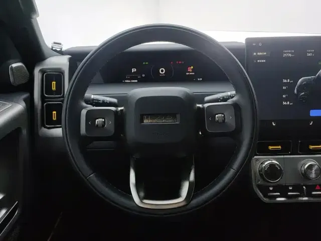 iCAR V23 — Фото автомобиля 15