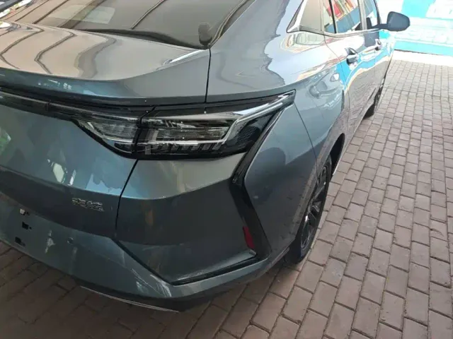 Dongfeng Yixuan — Фото автомобиля 7