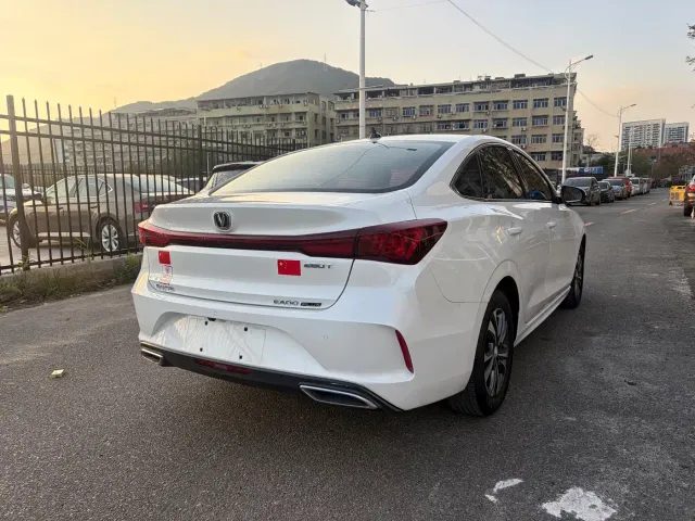 Changan Eado — Фото автомобиля 21