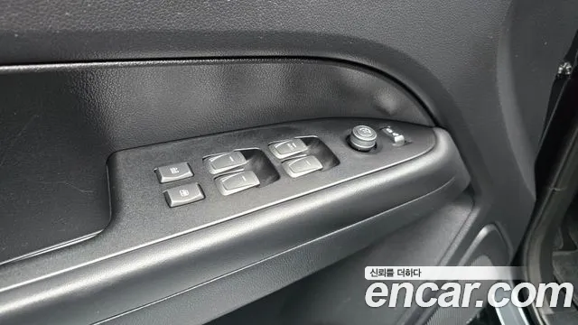 KG_Mobility_Ssangyong Rexton Новый Rexton Sport Khan Дизель 2.2 4WD — Фото автомобиля 27