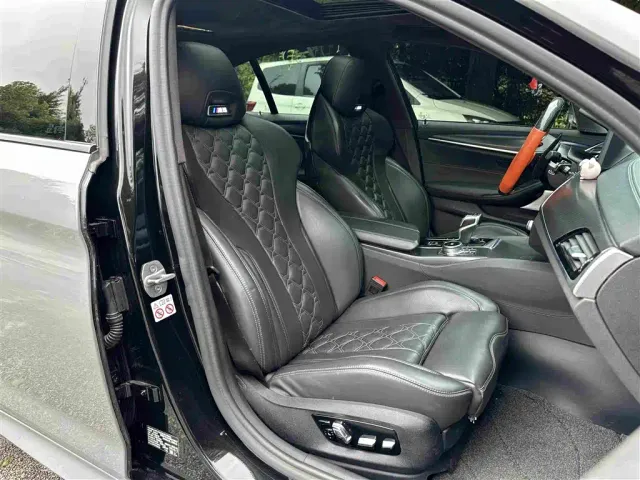 BMW 5 Series — Фото автомобиля 9