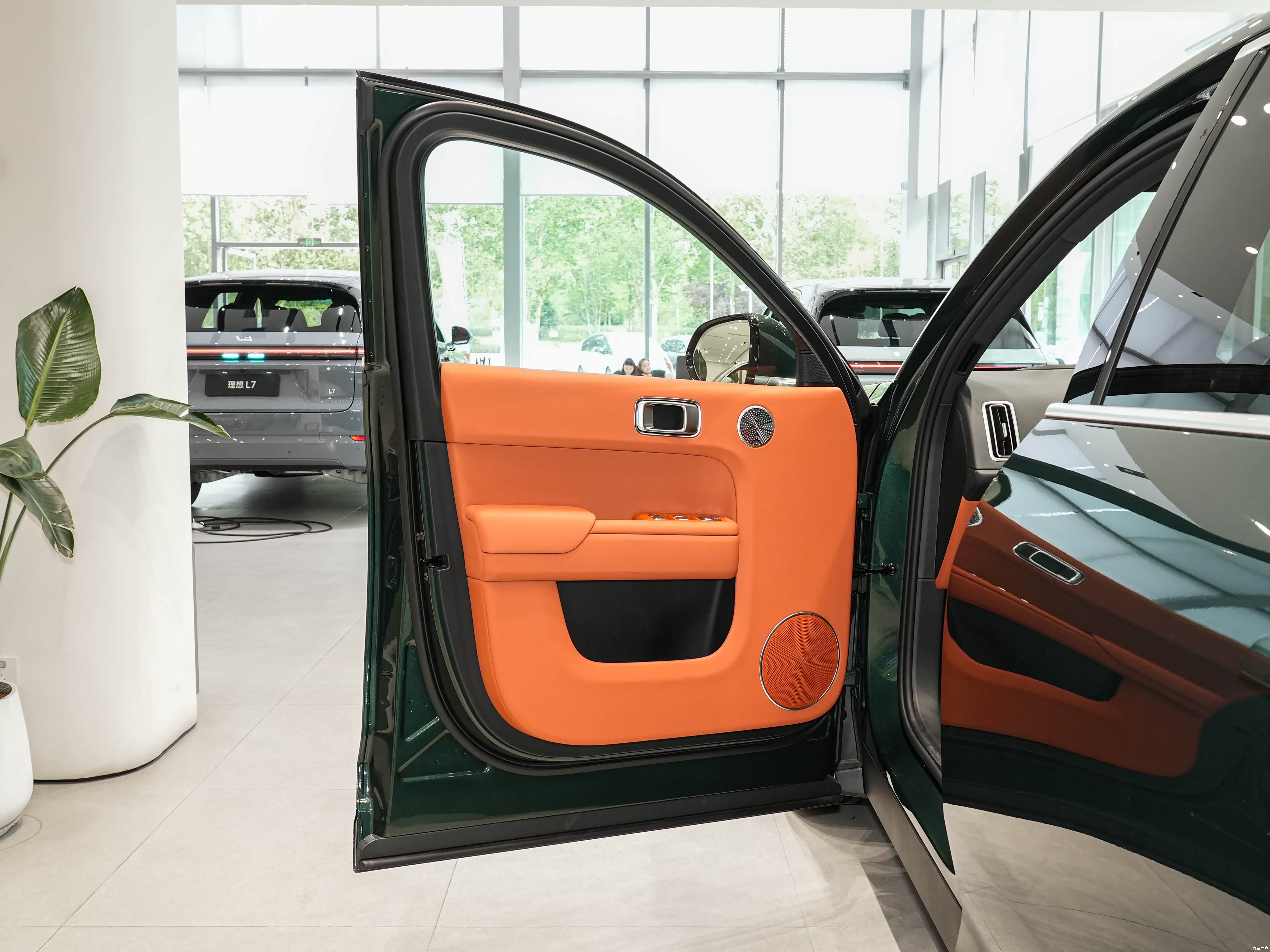 Li Auto L7 — Фото автомобиля 8