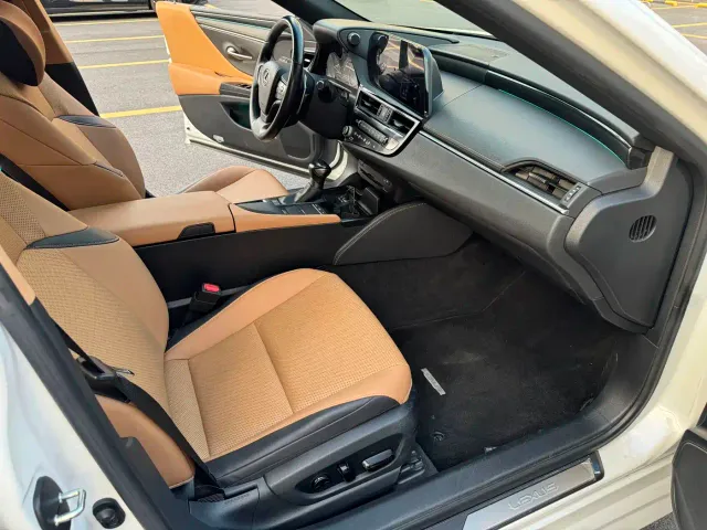 Lexus ES — Фото автомобиля 12