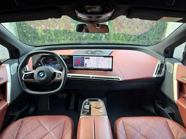 BMW iX M60 — Фото автомобиля 9