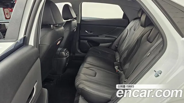 Hyundai Avante CN7 — Фото автомобиля 12