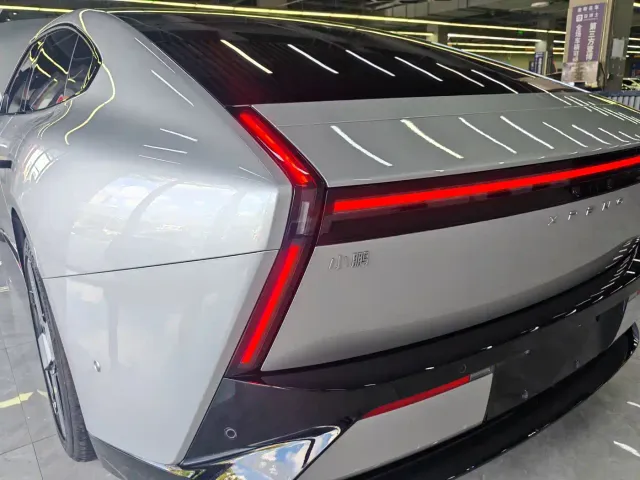 Xpeng P7 — Фото автомобиля 15