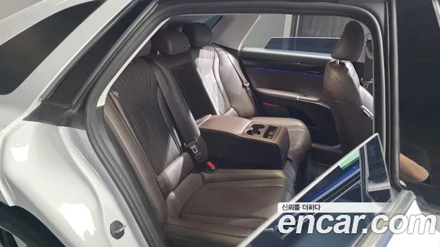 Hyundai Grandeur GN7 — Фото автомобиля 18