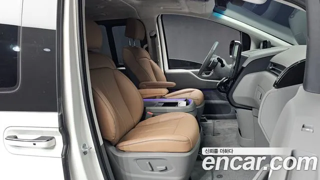 Hyundai Staria — Фото автомобиля 11