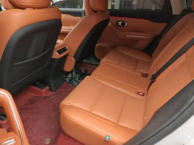 Leapmotor C10 — Фото автомобиля 11