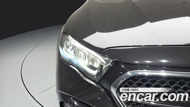 Mercedes-Benz E-Class — Фото автомобиля 19