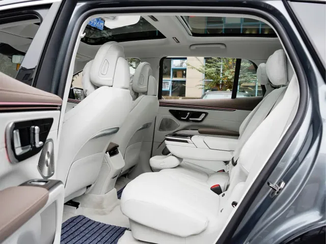 Mercedes-Benz EQS SUV — Фото автомобиля 12