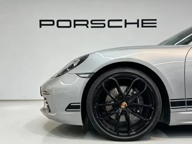 Porsche 718 — Фото автомобиля 8