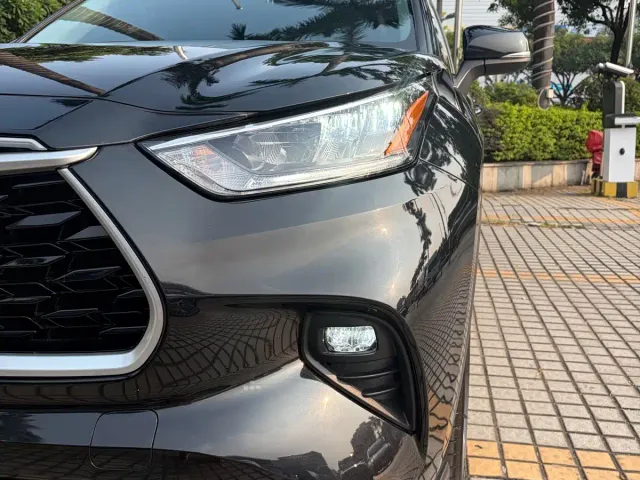 Toyota Highlander — Фото автомобиля 4