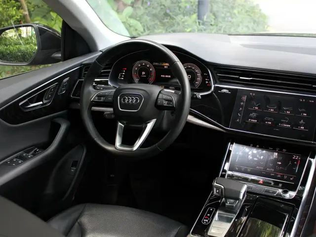 Audi Q8 — Фото автомобиля 9