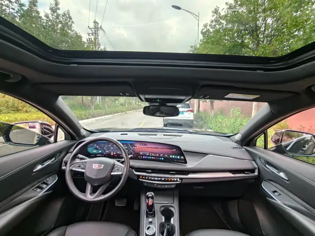 Cadillac XT4 — Фото автомобиля 10
