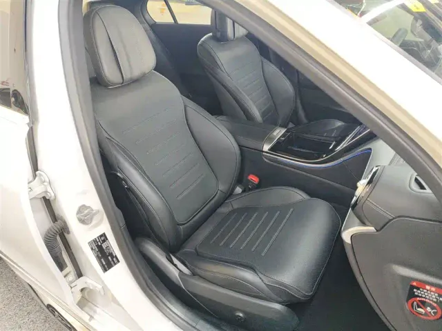 Mercedes-Benz C-Class — Фото автомобиля 24