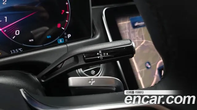 Mercedes-Benz E-Class — Фото автомобиля 12