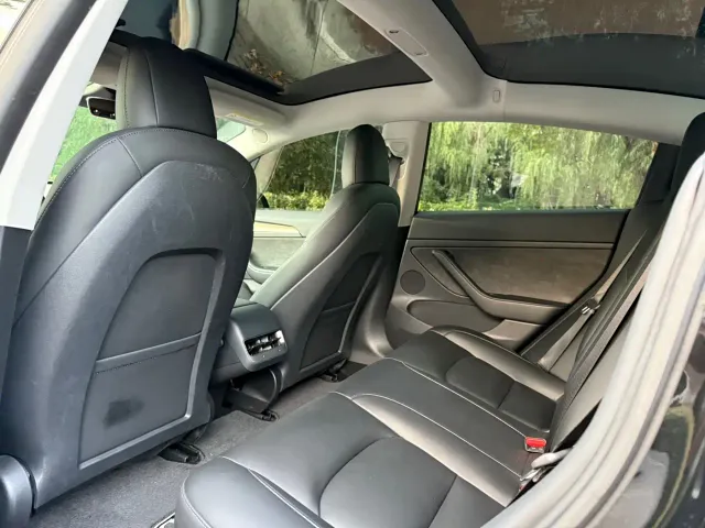 Tesla Model 3 — Фото автомобиля 13