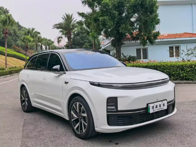Li Auto L7 — Фото автомобиля 3