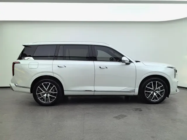 GAC Trumpchi GS8 — Фото автомобиля 8