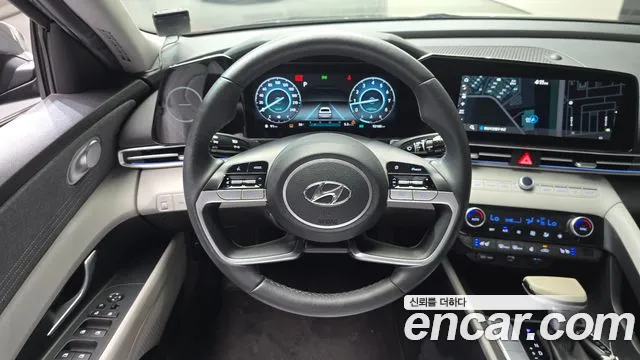 Hyundai AVANTE Avante (CN7) — Фото автомобиля 12