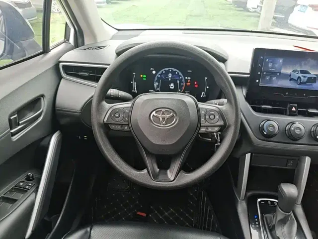 Toyota Corolla Cross — Фото автомобиля 10