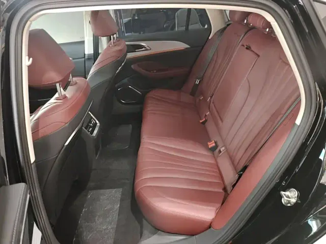 Hongqi H5 — Фото автомобиля 16
