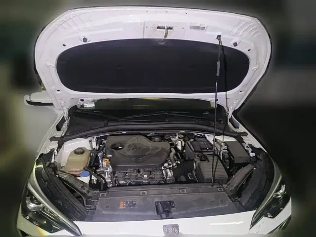 Roewe i5 — Фото автомобиля 3