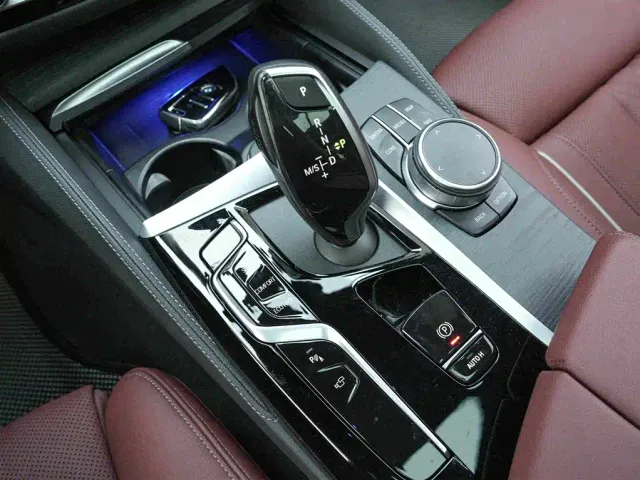 BMW 5 Series — Фото автомобиля 10