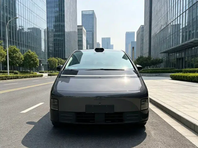 Li Auto MEGA — Фото автомобиля 2