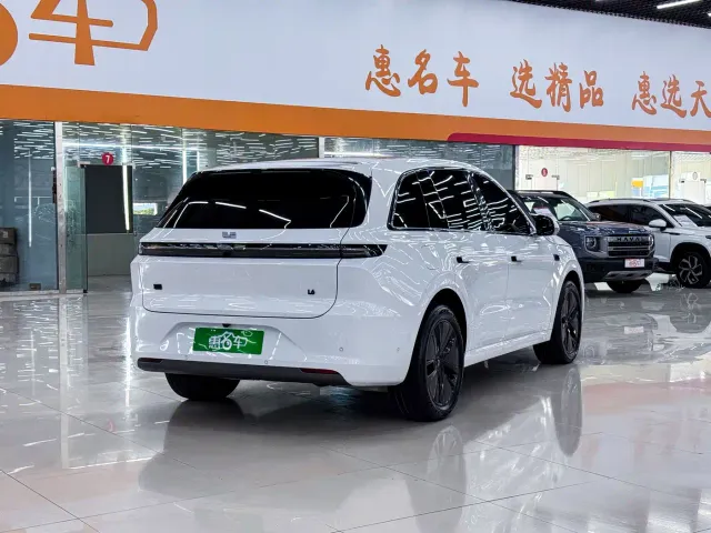 Li Auto L6 — Фото автомобиля 25