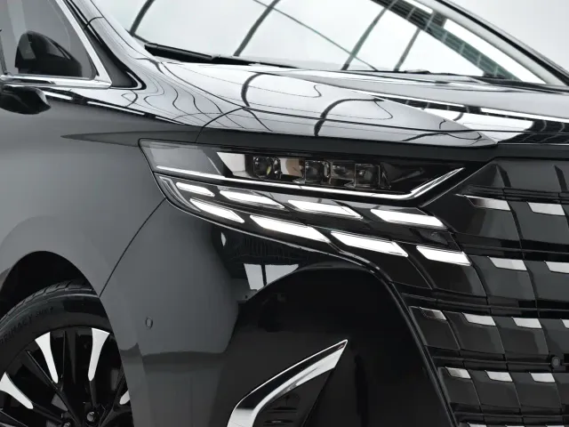 Toyota Alphard — Фото автомобиля 4
