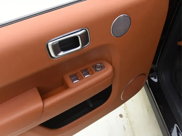Li Auto L8 — Фото автомобиля 13