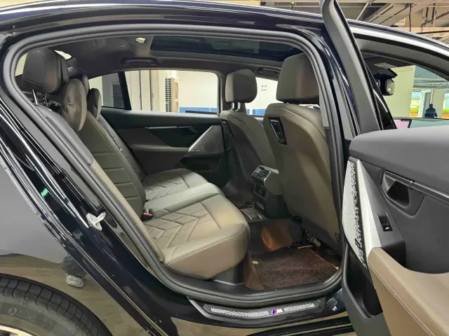 BMW 5 Series — Фото автомобиля 23