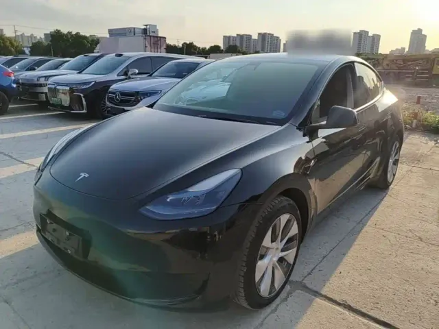 Фотография автомобиля — Tesla Model Y