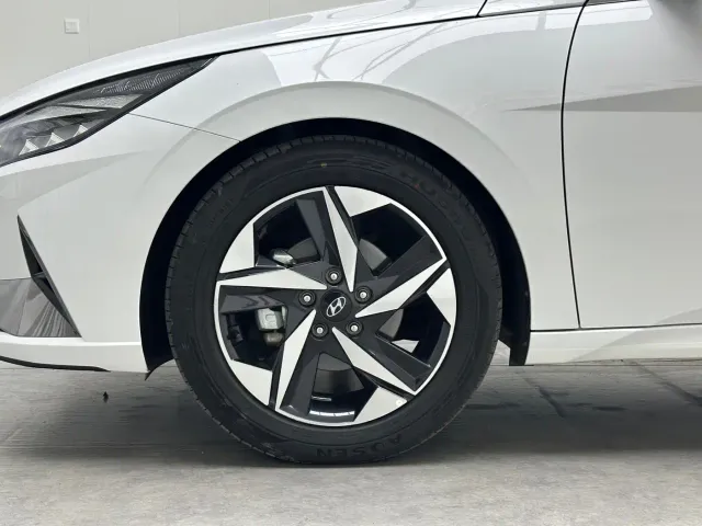 Hyundai Elantra — Фото автомобиля 17
