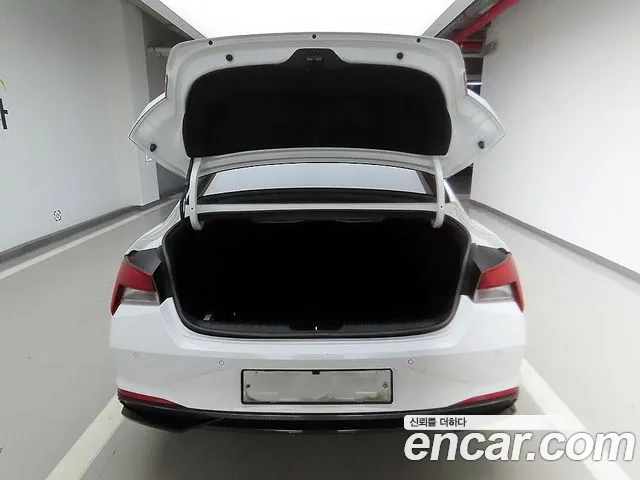 Hyundai Avante CN7 — Фото автомобиля 5