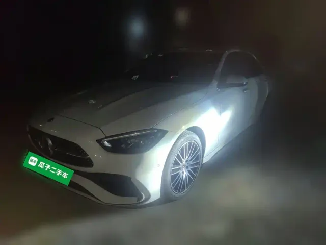 Фотография автомобиля — Mercedes-Benz C-Class