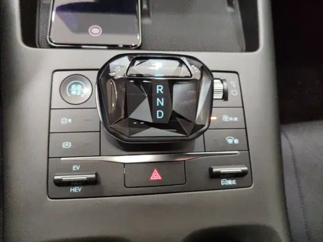 BYD Qin PLUS — Фото автомобиля 13