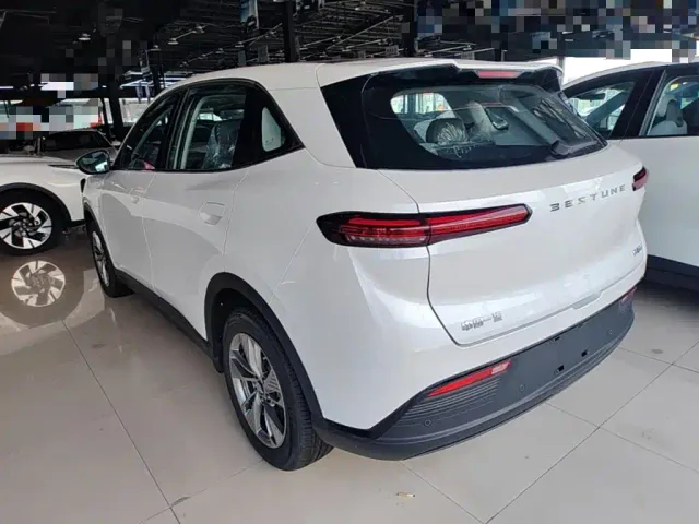Bestune Yueyi 03 — Фото автомобиля 4