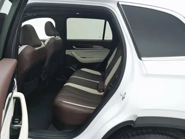 Geely Xingyue L — Фото автомобиля 15